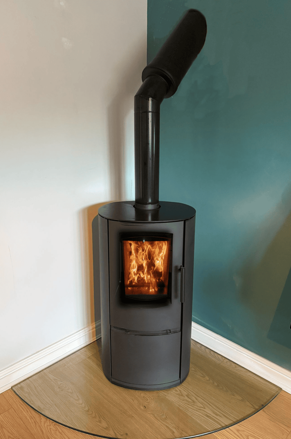 Multifuel Fuel Freestanding Stove with glass hearth and twin wall system